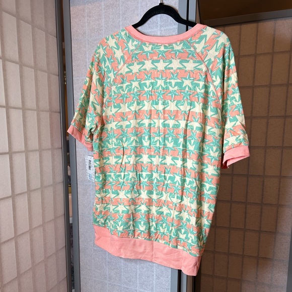 NWT LuLaRoe Jane short sleeved sweatshirt from Americana Collection - Picture 6 of 6